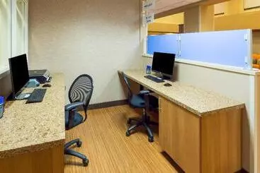 Holiday Inn Express Hotel And Suites Henderson, An Ihg