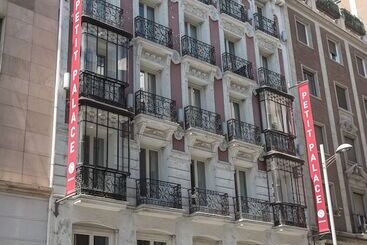 هتل Petit Palace Plaza Espana