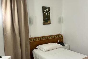 בית מלון כפרי Real Caparica