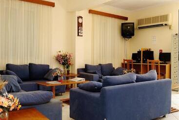 ホテル Andreolas Beach