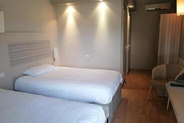 فندق Kyriad Toulouse Sud  Roques