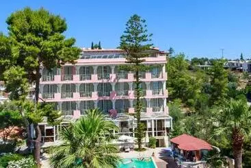 هتل Tolon Holidays