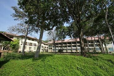 Hotel Gem Beach Resort