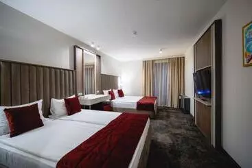 Saint George Hotel & Medical Spa