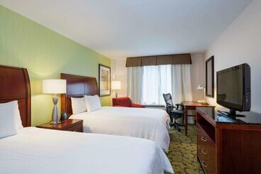 בית מלון כפרי Hilton Garden Inn Queens/jfk Airport