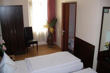 ホテル Elbe Street 34