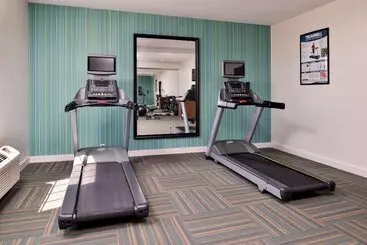 Holiday Inn Express Hotel & Suites North Kansas City, An Ihg