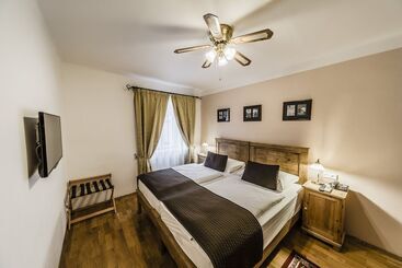 Szálloda Archibald At The Charles Bridge