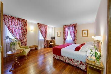 Azz Peñafiel Las Claras Hotel & Spa