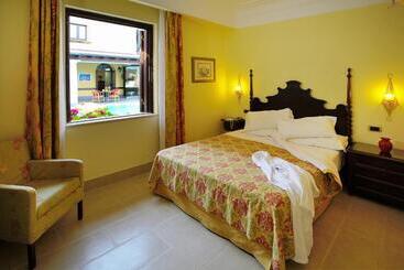 ホテル Arciduca Grand