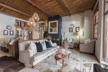 هتل Lairds Lodge Country Estate