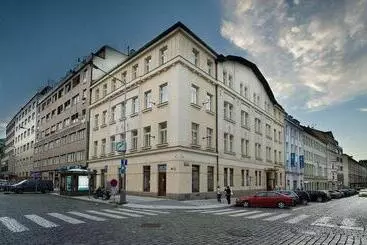 هتل Maestro By Adrez