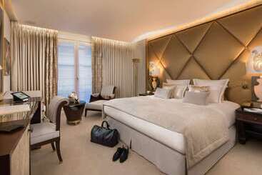 هتل Hôtel Barrière Fouquet S Paris