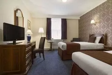 فندق Ramada By Wyndham Crawley Gatwick