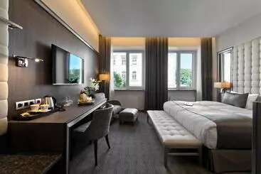 Congress Avenue Hotel