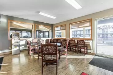 ホテル Empire Inn & Suites