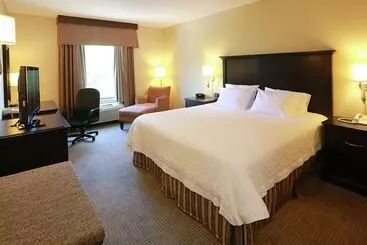 호텔 Hampton Inn & Suites By Hilton Laval