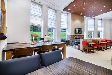 ホテル Holiday Inn Express & Suites Langley, An Ihg
