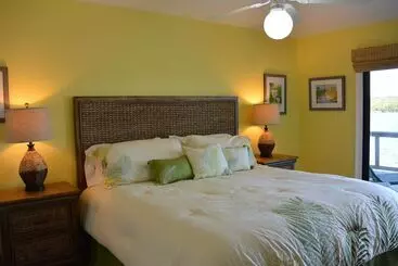 هتل Green Turtle Club Resort & Marina