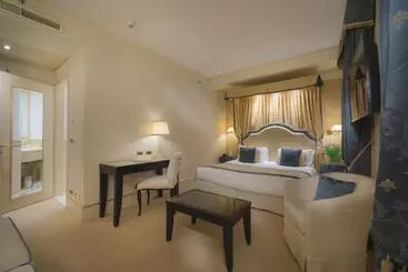 هتل A La Commedia