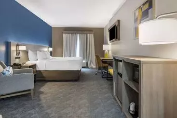 Hotel Comfort Inn & Suites