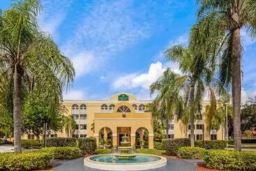 هتل La Quinta By Wyndham Miami Lakes