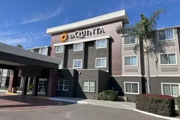 Отель La Quinta By Wyndham Tulare