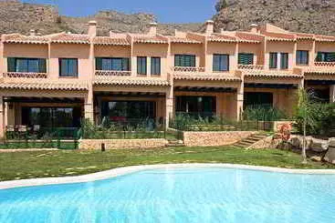 Sierra Cortina Resort