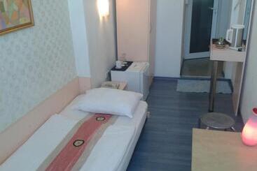 Otel Scotty S Boutique