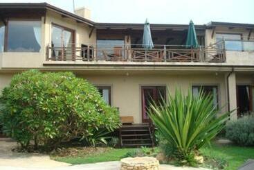 A Whale Of A View Bed & Breakfast