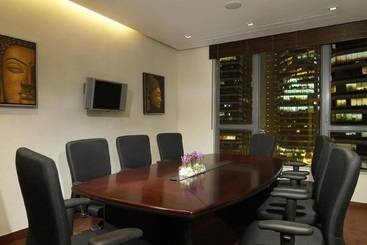 Lan Kwai Fong Hotel   Kau U Fong