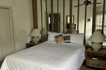 هتل Freeport Resort & Club