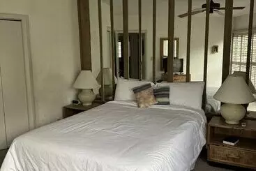 هتل Freeport Resort & Club