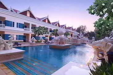 Hotel Grand Pacific Sovereign Resort & Spa
