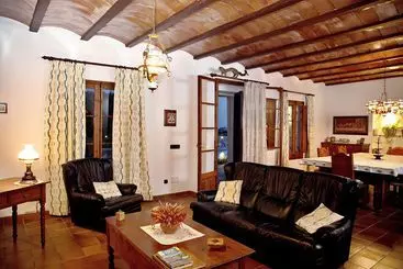 فندق ريفى Finca Es Carbó