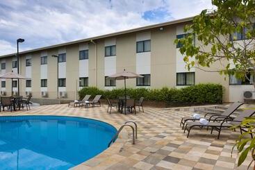 هتل Matiz Barao Geraldo Express