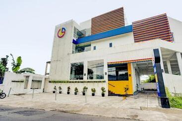 Hotel Collection O 90176 Lg Jember