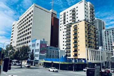 Wallaby Backpackers Hostel Perth   Note   Valid Passport Required To Check In