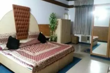 هتل Sandalbar Faisalabad
