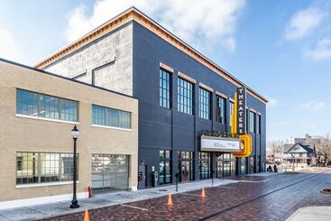 فندق Bottleworks