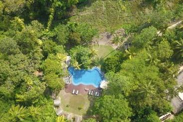 Otel Epic Jungle Village