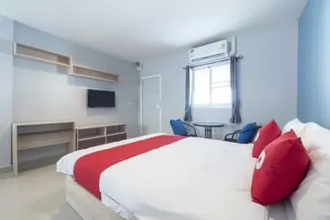 Hotelli Oyo 75383 Danthip Place