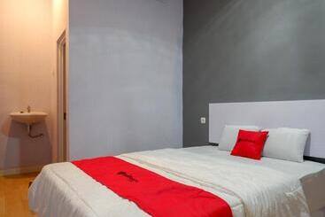 Hotel Reddoorz Near Pasar Batang