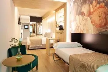 Nivia Born Boutique Hotel