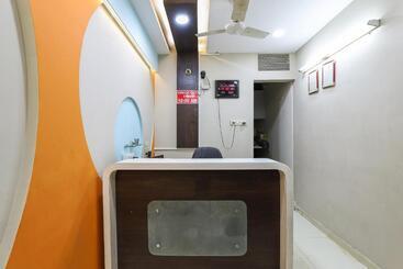 هتل Oyo 60599 Kabir Residency