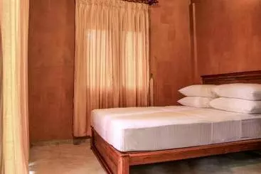 Majatalo Manusath Holiday Inn