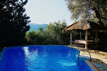 Отель Pavezzo Country Retreat