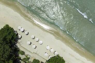 هتل Anavana Beach Resort