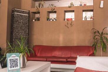 هتل Tangoinn Club