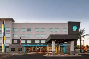 هتل Tru By Hilton Phoenix Glendale Westgate, Az